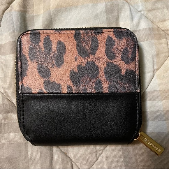 Steve Madden cheetah print wallet - Picture 2 of 4